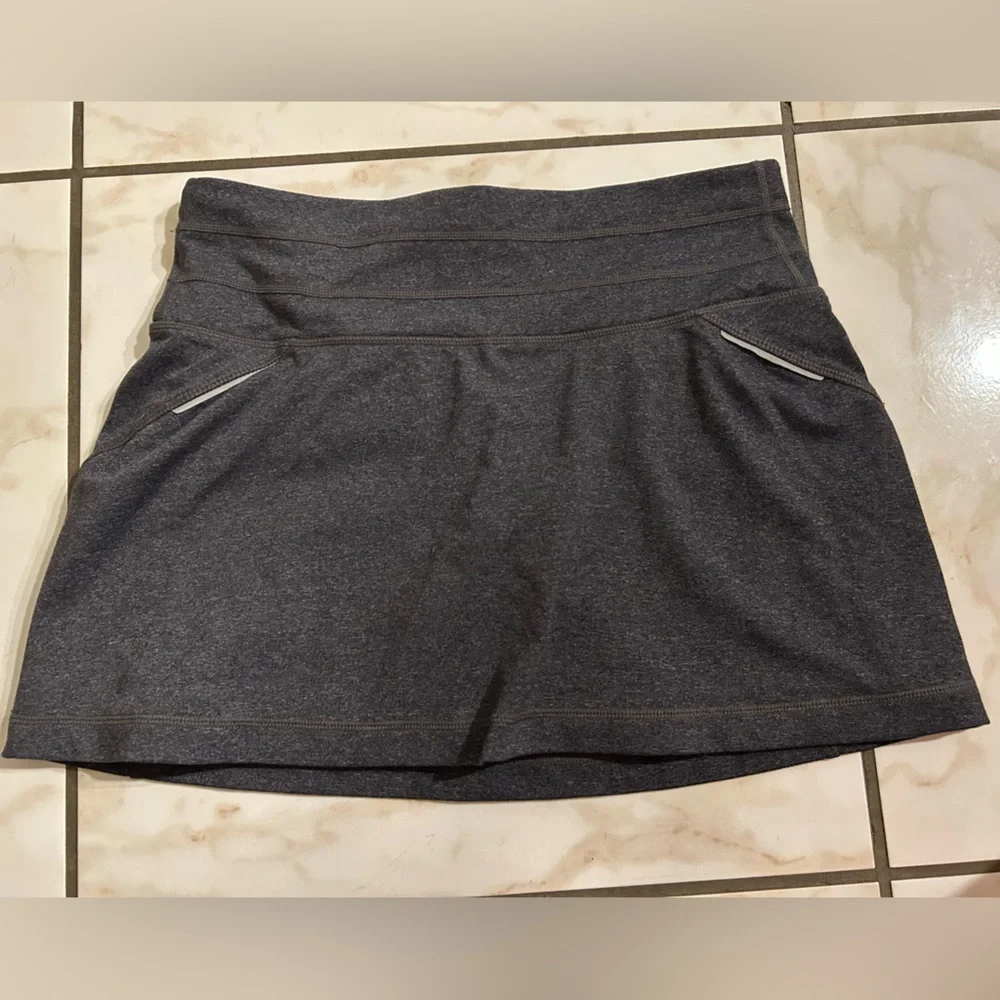 Athleta Women's Gray Skorts